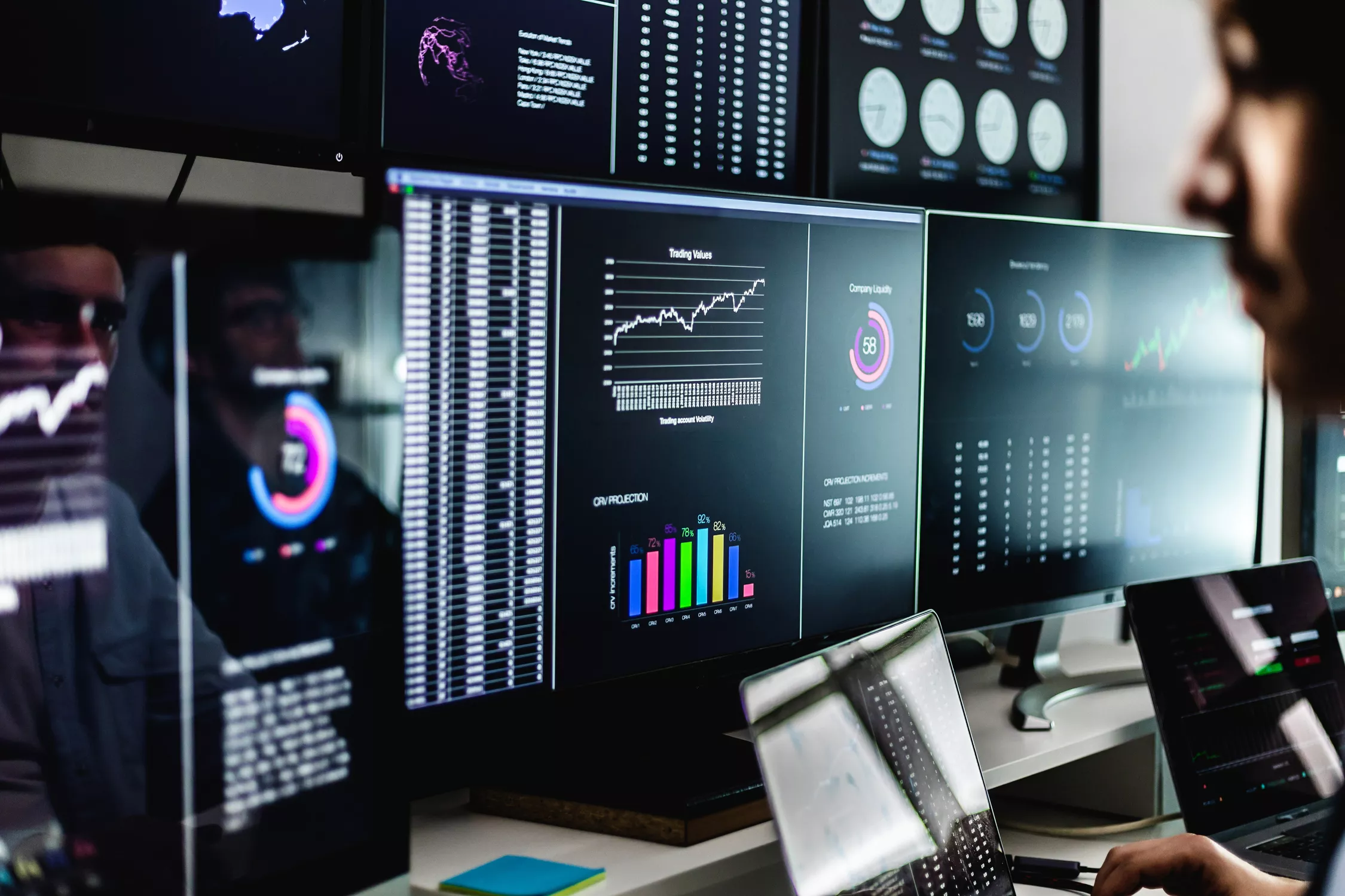 financial-traders-team-working-on-stock-exchange-2025-03-10-16-46-30-utc-1-692e99e642a8f